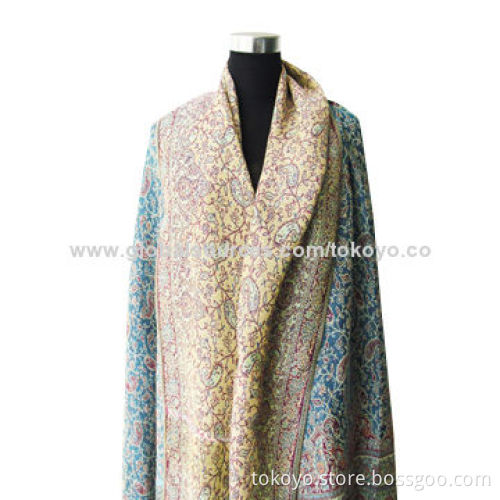 Woven scarf with delicate pattern jacquard, made of viscose/modal/wool, size of 180*70cm, oriental